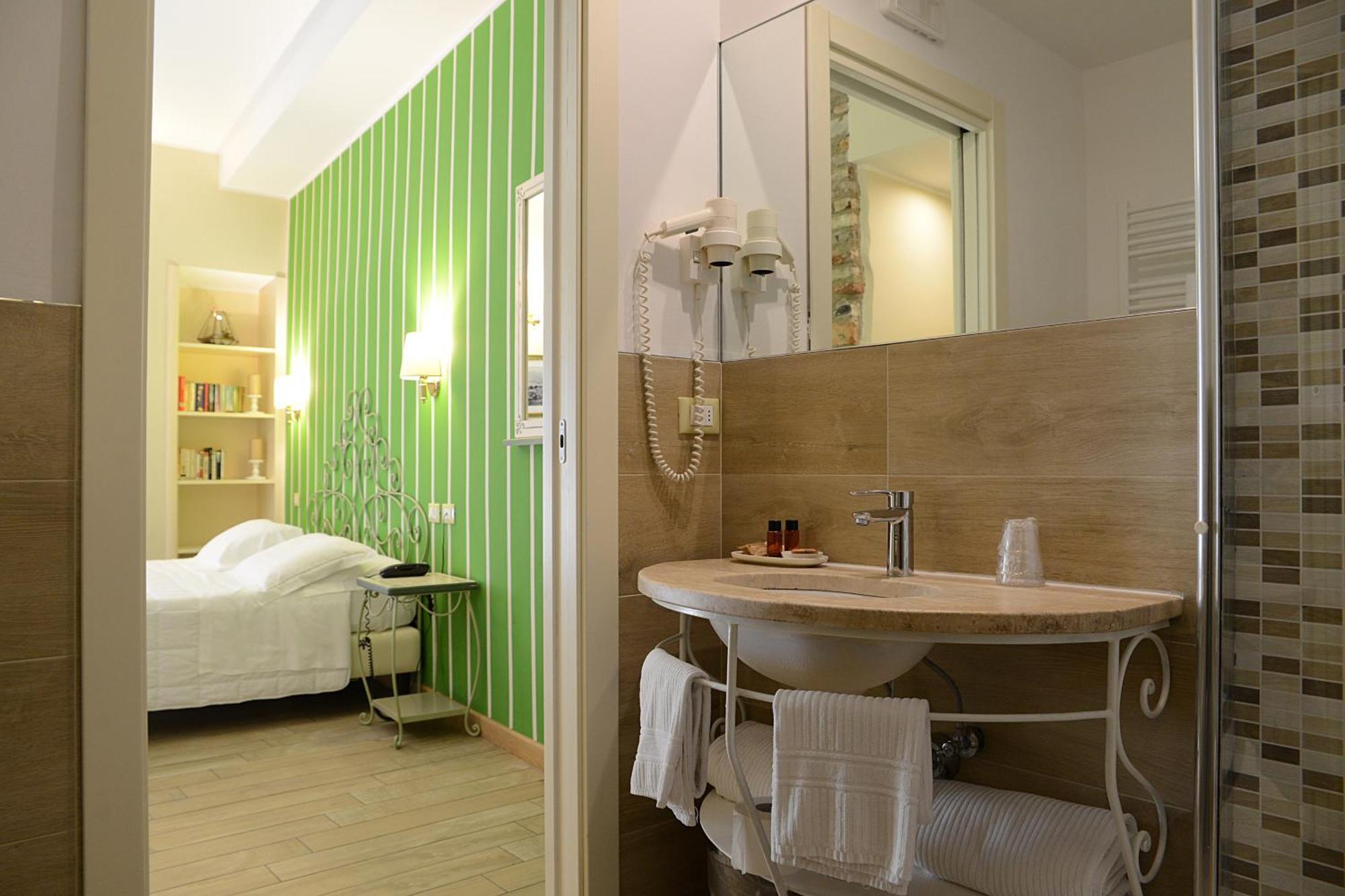Hotel Borgo Antico Комо Экстерьер фото