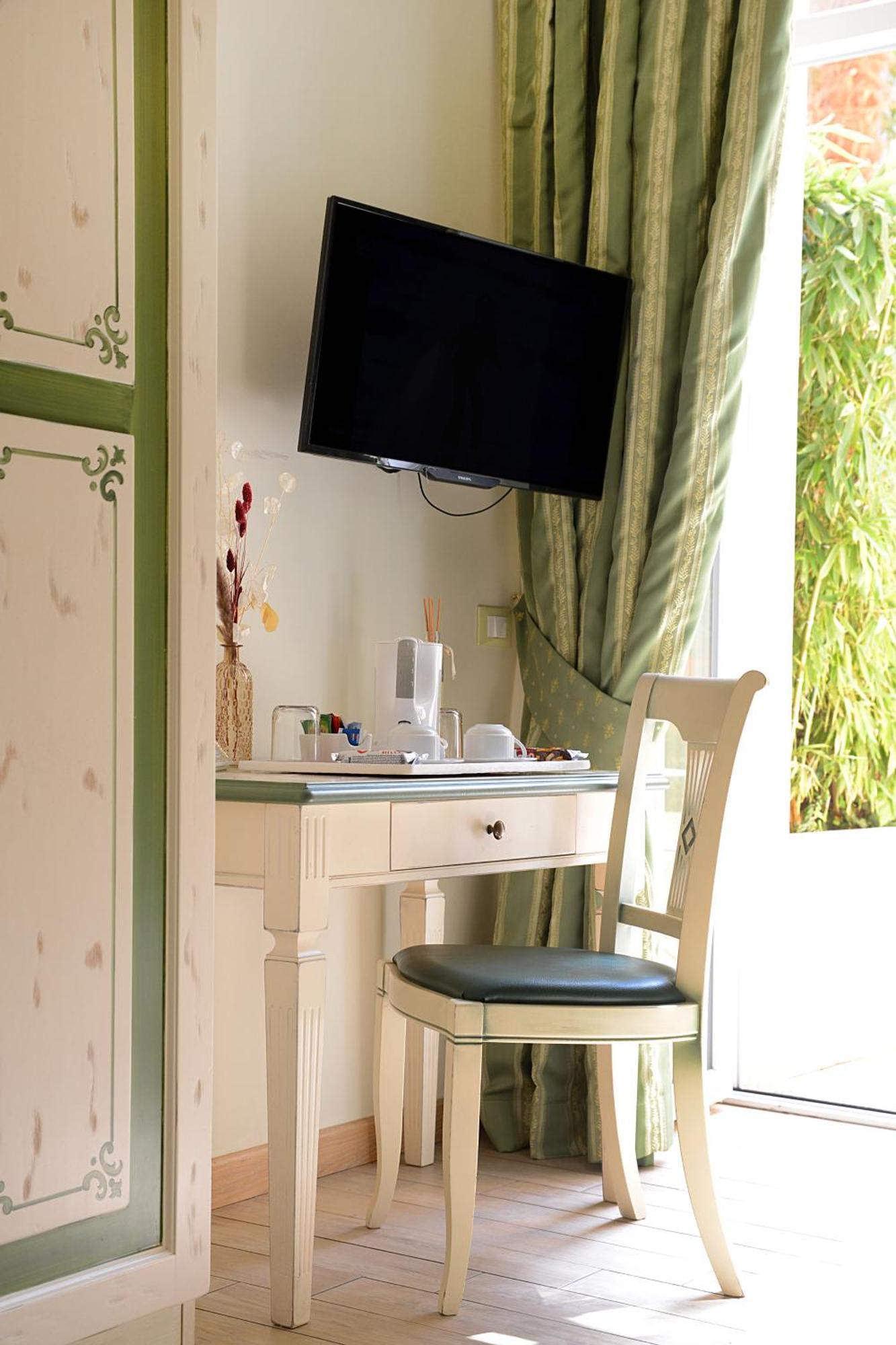 Hotel Borgo Antico Комо Экстерьер фото