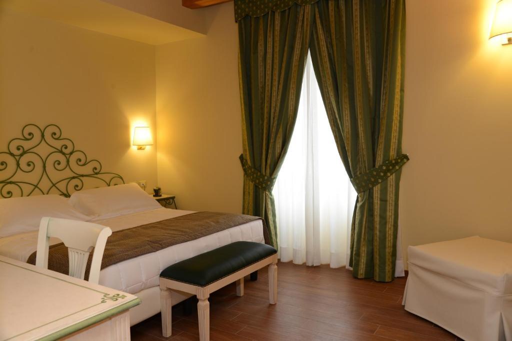 Hotel Borgo Antico Комо Экстерьер фото